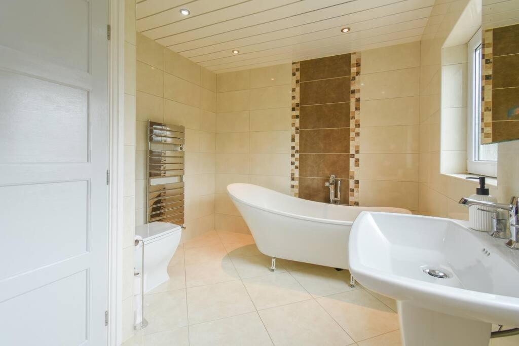 Luxurious & Tranquil Riverside Getaway Great Harwood Buitenkant foto